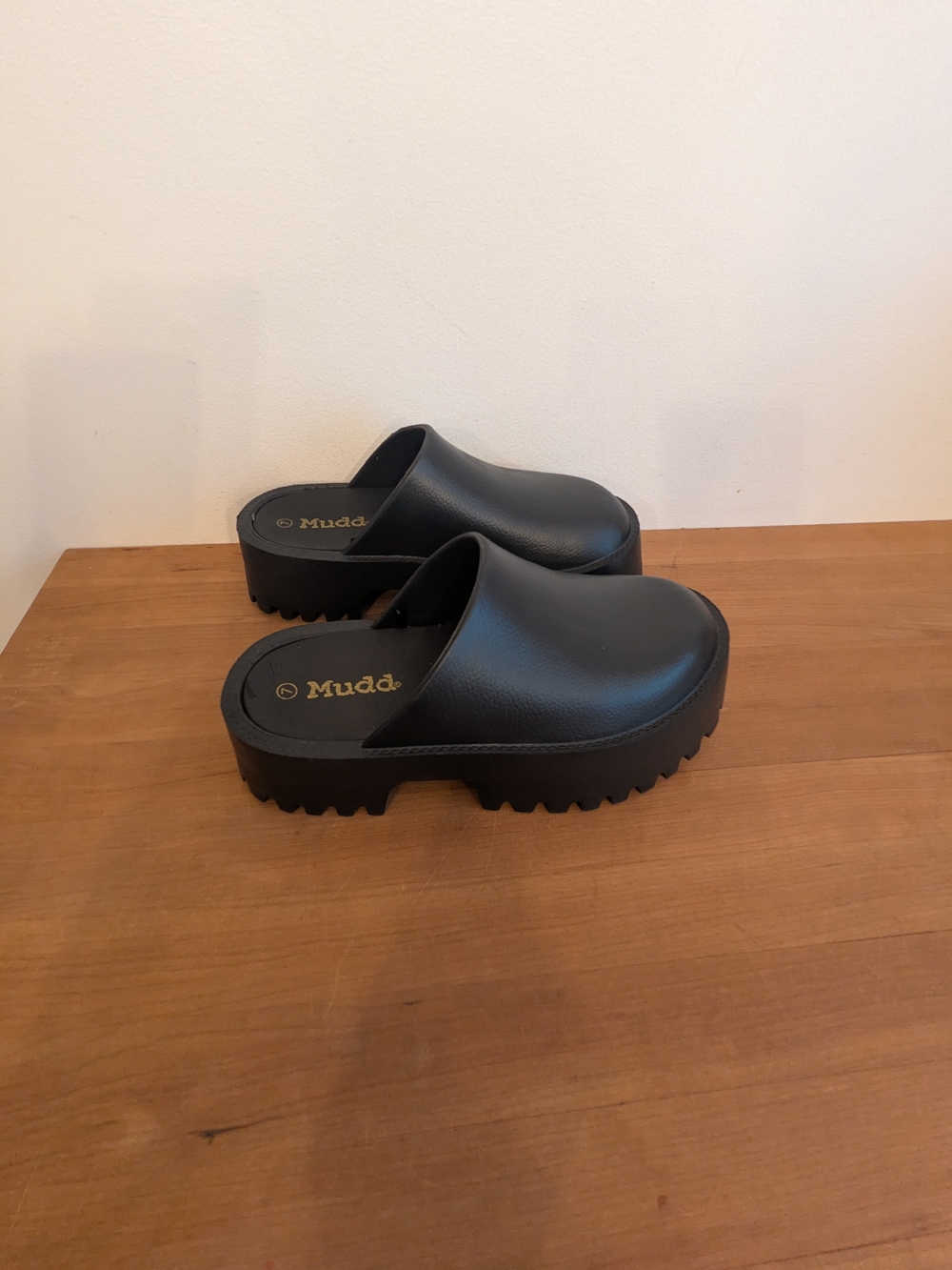 Mudd Women's Black Platform Clog 7 Slides